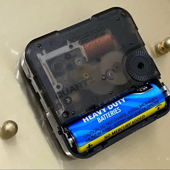 BULOVA Grand Prix B-1700 Gold-tone Brass Mantle Clock - Picture 13 of 14